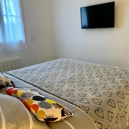 Grand F3 - Emplacement D'or Proche Paris Et Versailles Plaisir